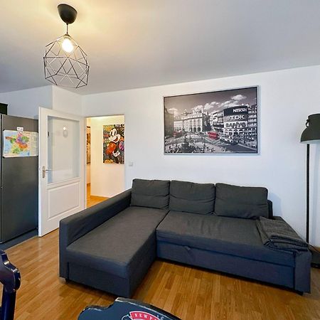 Les Paves De Prague - Appartement Pour 4 A 10 Minutes De Disneyland Paris مونتِفرا المظهر الخارجي الصورة