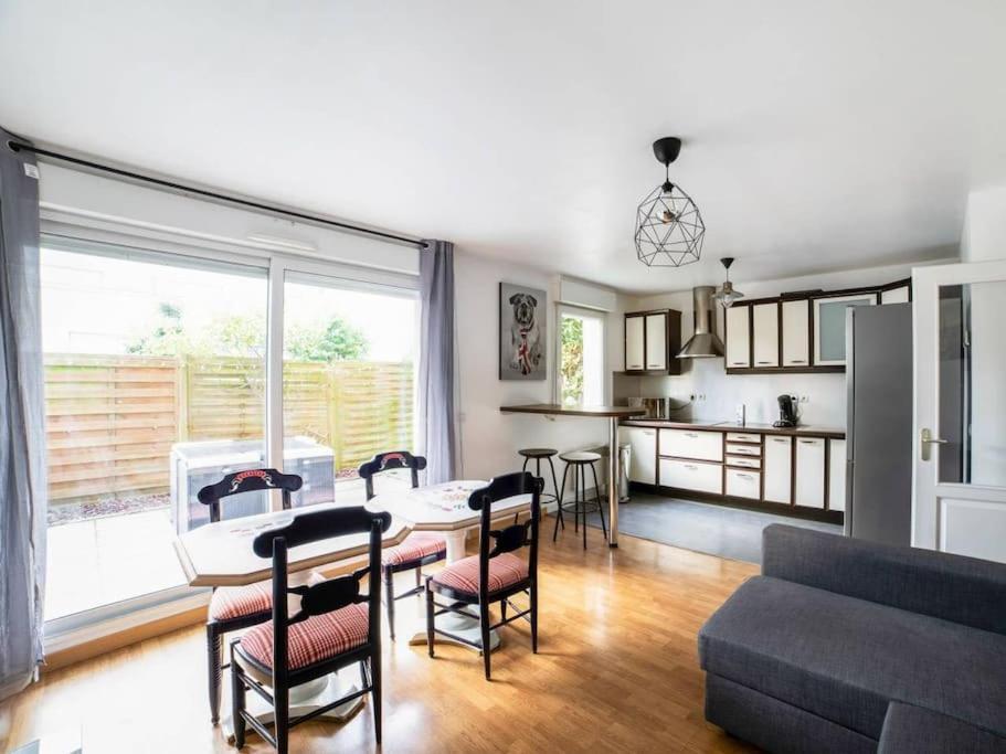 Les Paves De Prague - Appartement Pour 4 A 10 Minutes De Disneyland Paris مونتِفرا المظهر الخارجي الصورة